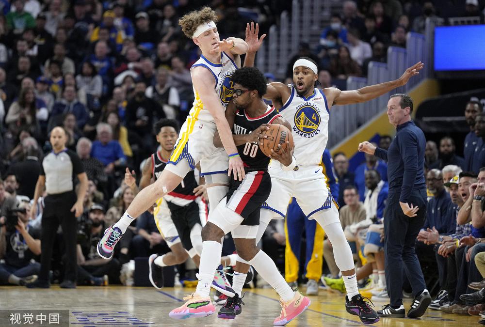 早报：0次射正1个角球，面对韩国2队输了3个.